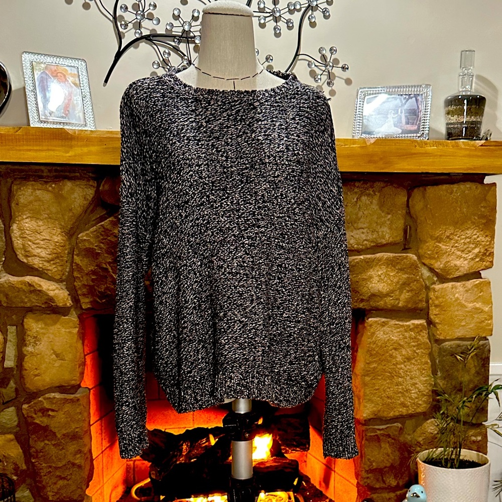 Cute boxy Forever21 black and white Sweater